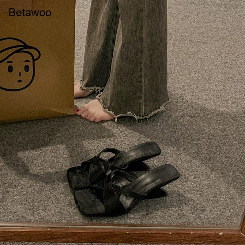 여성용 곡선 블록 힐 뮬 샌들 크리스크로스 스트랩 스퀘 - Sandals 리뷰 및 가격